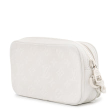 将图像加载到图库查看器中，LOUIS VUITTON Pochette Volga WhiteM53551 Monogram Empreinte Leather
