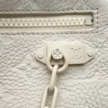 将图像加载到图库查看器中，LOUIS VUITTON Pochette Volga WhiteM53551 Monogram Empreinte Leather
