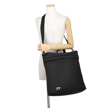 将图像加载到图库查看器中，BURBERRY Shield N/S Tote 2WAY Bag Black81025151 Nylon
