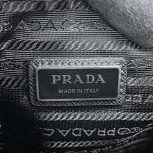 将图像加载到图库查看器中，PRADA Re-Nylon Shoulder Bag Black2VH113_2DMH_F0002_V_XOP Nylon Saffiano LeatherLeather
