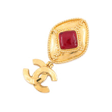 将图像加载到图库查看器中，CHANEL Gripoa CC LogoBrooch Gold/Red Metal color Stone
