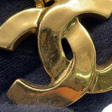 将图像加载到图库查看器中，CHANEL Gripoa CC LogoBrooch Gold/Red Metal color Stone

