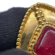 将图像加载到图库查看器中，CHANEL Gripoa CC LogoBrooch Gold/Red Metal color Stone
