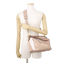 Load image into Gallery viewer, LOEWE Puzzle bag Jasmin Flower/Pink Calf Leather suede Size Medium
