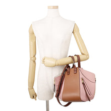 将图像加载到图库查看器中，LOEWE hammock MediumPink/Tan387.30WS35 Grained Calf Leather Size Small
