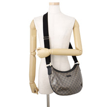 将图像加载到图库查看器中，GUCCI GG Crystal Shoulder Bag Gray/Black/Gold181092 PVC Leather
