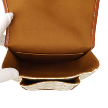 将图像加载到图库查看器中，CELINE Folco Triomphe Shoulder Bag White/Brown PVC Calf Leather Size Medium
