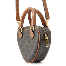 将图像加载到图库查看器中，CELINE Triomphe Heart Handbag Tan198222 PVC Leather
