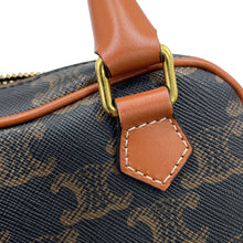 将图像加载到图库查看器中，CELINE Triomphe Heart Handbag Tan198222 PVC Leather
