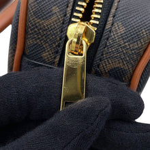 将图像加载到图库查看器中，CELINE Triomphe Heart Handbag Tan198222 PVC Leather
