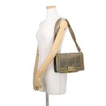 将图像加载到图库查看器中，CHANEL Boy Chanel Gold/BlackA67085 Lambskin
