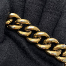 将图像加载到图库查看器中，CHANEL Boy Chanel Gold/BlackA67085 Lambskin
