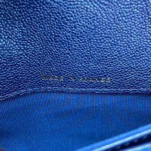 将图像加载到图库查看器中，CHANEL Matelasse Bifold Wallet Metalic BlueAP0241 Caviar Leather
