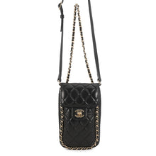 将图像加载到图库查看器中，CHANEL Matelasse phone case Black Lambskin

