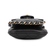 将图像加载到图库查看器中，CHANEL Matelasse phone case Black Lambskin
