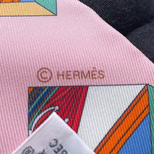 Load image into Gallery viewer, HERMES Twilly Springsspring Rose/Multicolor Silk100%
