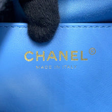Load image into Gallery viewer, CHANEL CHANEL25 ChainShoulder Bag BlueAS5293-B24748-U9397 Washed Denim Size Small
