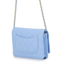将图像加载到图库查看器中，CHANEL Matelasse Classic Chain Wallet Turnlock Light BlueAP0250 Caviar Leather

