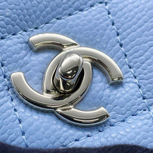 将图像加载到图库查看器中，CHANEL Matelasse Classic Chain Wallet Turnlock Light BlueAP0250 Caviar Leather
