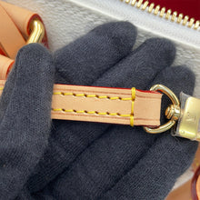 将图像加载到图库查看器中，LOUIS VUITTON Alma LVxTM WhiteM14234 Monogram Cherry Size BB
