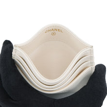 Load image into Gallery viewer, CHANEL CC Logo Card Case 24/25 Year Métiers d'Art Collection WhiteAP4706 Caviar Leather

