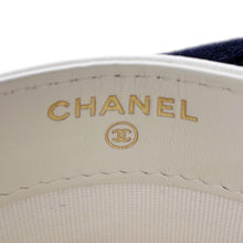 Load image into Gallery viewer, CHANEL CC Logo Card Case 24/25 Year Métiers d'Art Collection WhiteAP4706 Caviar Leather
