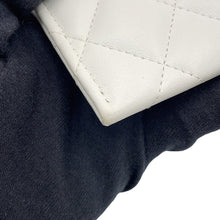 Load image into Gallery viewer, CHANEL Matelasse CC Logo Card Case WhiteAP3990 Lambskin/Rhinestone
