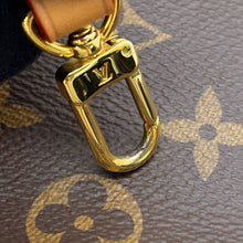 将图像加载到图库查看器中，LOUIS VUITTON Petit Sac Plat BrownM69442 Monogram
