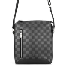 Load image into Gallery viewer, LOUIS VUITTON Discovery Messenger OnyxN40122 Damier Infini Leather Size PPM
