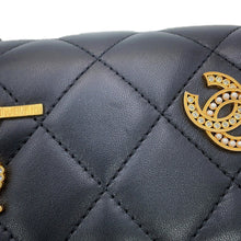 将图像加载到图库查看器中，CHANEL Matelasse Bag Charm Single Flap Chain Shoulder BlackAS2978-B07261-94305 Lambskin Rhinestone Faux Pearl
