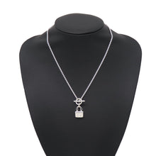 将图像加载到图库查看器中，HERMES Amulette Constance Necklace SV925
