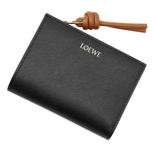 Load image into Gallery viewer, LOEWE Knot Compact Wallet Black/BrownCEM1NCWX01 Shiny Nappa Calf Leather
