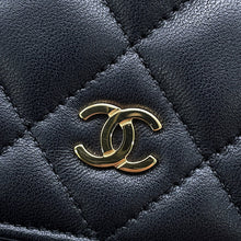 将图像加载到图库查看器中，CHANEL Chain wallet BlackAP0250 Lambskin
