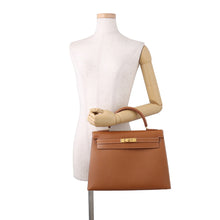 Load image into Gallery viewer, HERMES Kelly Sellier Gold Courchevel Size 32
