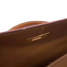 Load image into Gallery viewer, HERMES Kelly Sellier Gold Courchevel Size 32
