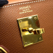Load image into Gallery viewer, HERMES Kelly Sellier Gold Courchevel Size 32
