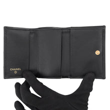 将图像加载到图库查看器中，CHANEL Small flap wallet BlackAP4951 Calf Leather
