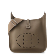 将图像加载到图库查看器中，HERMES Evelyne 3 Etoupe Taurillon Clemence Size PM

