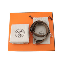 将图像加载到图库查看器中，HERMES Evelyne 3 Etoupe Taurillon Clemence Size PM
