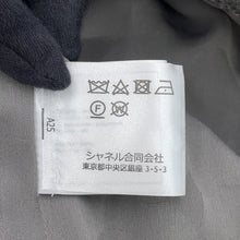 将图像加载到图库查看器中，CHANEL COCO Button Collarless Frill Jacket Size 34 Gray/White/BlackP60828-V46259-MF840 Wool43% Cotton32% Polyamide15% Silk10%
