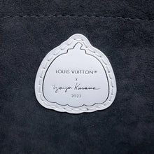 将图像加载到图库查看器中，LOUIS VUITTON LV x YK Multi・Pochette Accessoires NoirM46410 Monogram Empreinte Leather Infinity Dot
