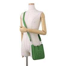 Load image into Gallery viewer, HERMES Evelyne Long Amazon Vert Yucca Taurillon Clemence Size TPM

