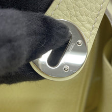 Load image into Gallery viewer, HERMES Lindy Jaune Milton Taurillon Clemence Size 26
