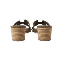 Load image into Gallery viewer, HERMES Oazis Sandals Etoupe Epsom Size 37
