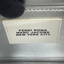 将图像加载到图库查看器中，FENDI Peekaboo x ISeeU x Marc Jacobs Collaboration Silver8BN335AJQXF0MK5 Leather Size Petit
