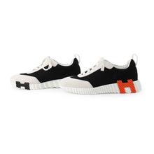 将图像加载到图库查看器中，HERMES Sneakers bouncing Black/White/Orange Textured Mesh Chèvre Velour Size 37H
