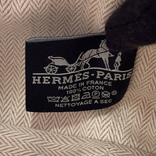 将图像加载到图库查看器中，HERMES Brid a Black Hibiscus Canvas Size PM
