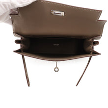 Load image into Gallery viewer, HERMES Kelly dance 2 Etoupe Evercolor
