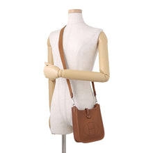 将图像加载到图库查看器中，HERMES Evelyne Amazon Long Gold Taurillon Clemence Size TPM
