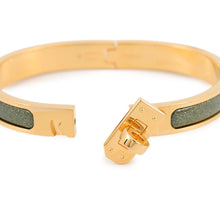 Load image into Gallery viewer, HERMES Mini Clic Kelly Bracelet Glitter Size PM Noir・Dore Gold Plated Enamel
